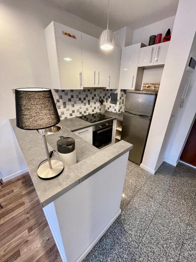 Decor 2 Metro Fast Wifi 55'Tv Netflix Hbo Cozy Apartment Warsaw Exterior photo